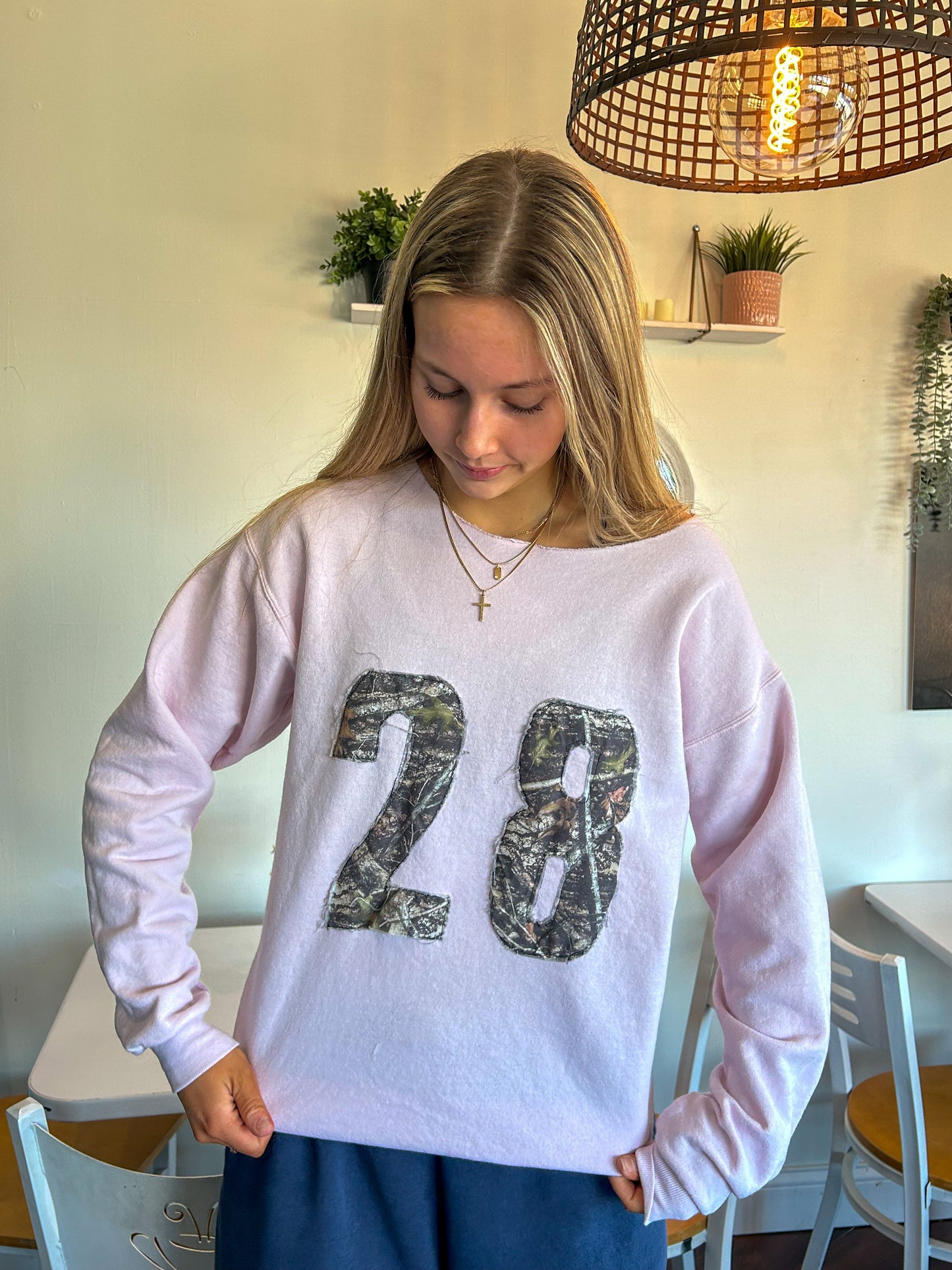 28 Crewneck