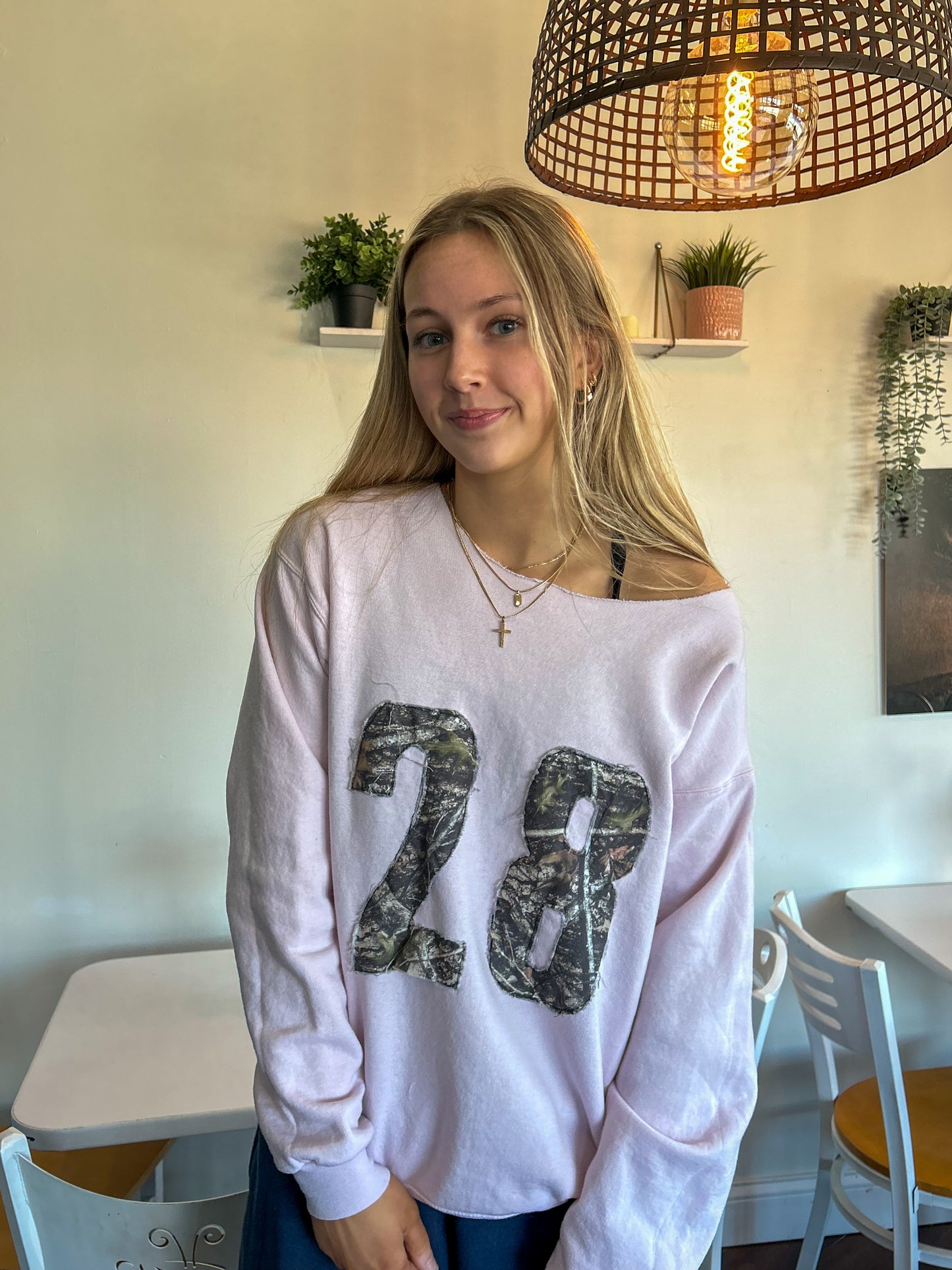 28 Crewneck